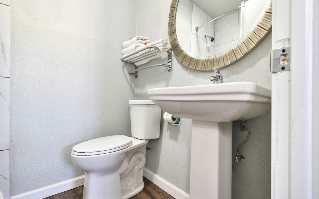 OYO Hotel McAlestar OK S Main St