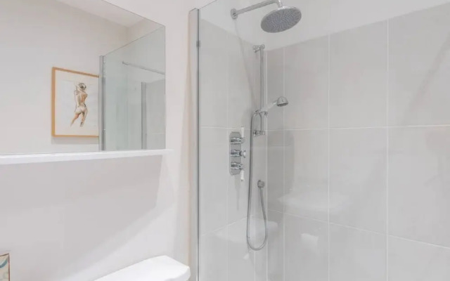 Fulham 4-bed House & Garden Near Tube
