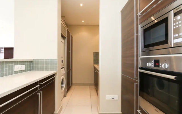 Executive Yacht View Two Bedroom Apartment - 002