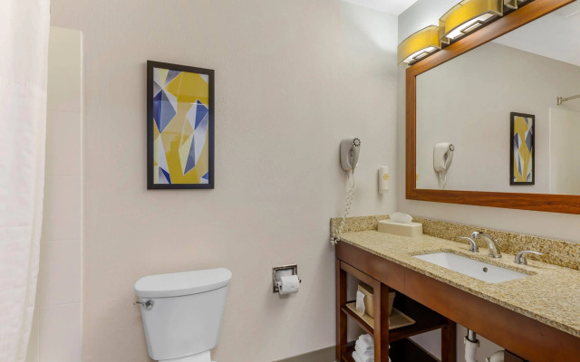 Comfort Inn River's Edge