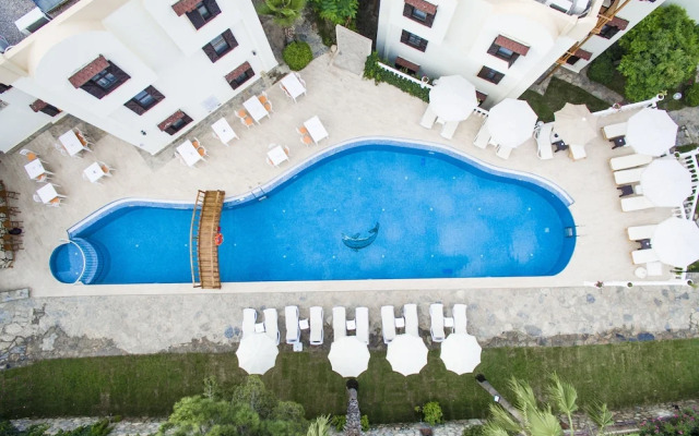 Mira Suites