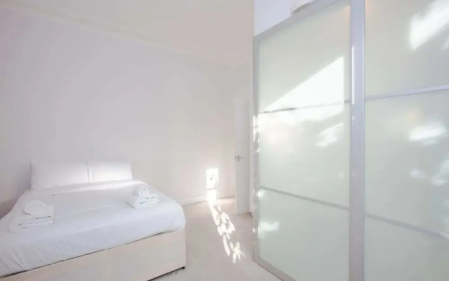 Bright and Spacious 1 Bedroom in West Hampstead