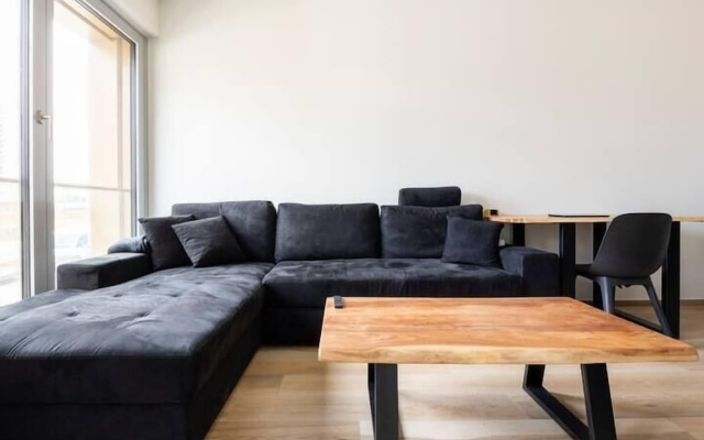 Modern Studio PwC Deloitte in Cloche dOr
