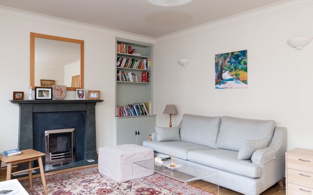 Trendy 3BR Flat in Notting Hill