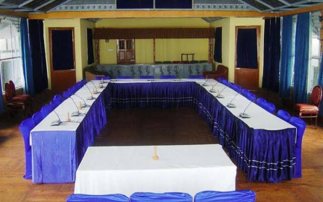 2 BR Rustic hut in Fagu, Shimla, by GuestHouser (912C)