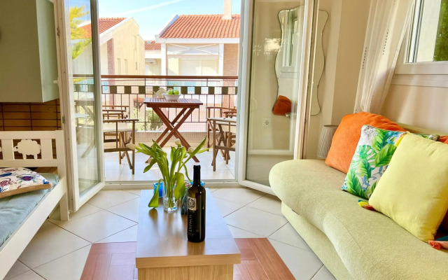 Studio Nikiti Beach
