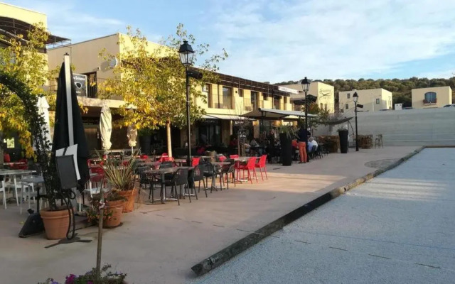 T3 Duplex tout confort - piscine - proche plage - 6 personnes