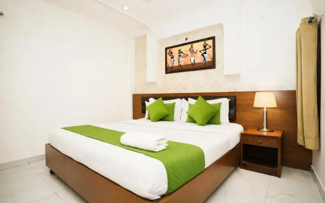 Hotel Paradise International by JMD Group