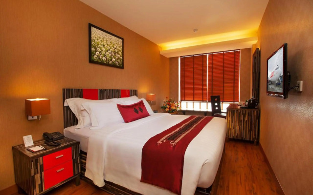 Lion Hotel & Plaza