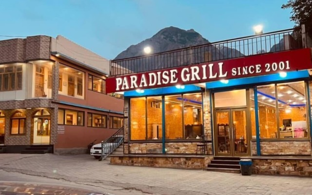 Paradise Hotel And Restaurant