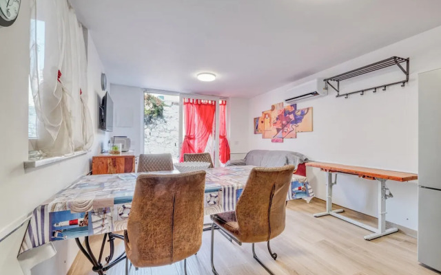 Merlo D - town center & private parking