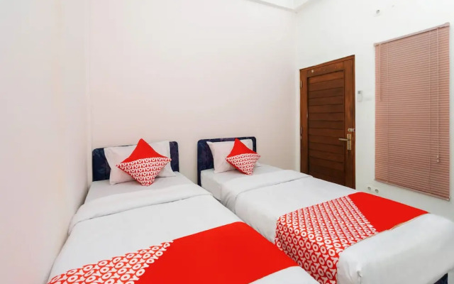 Falisha Homestay Syariah by OYO Rooms