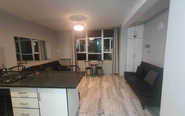 DURBAN BEACHFRONT - Tenbury 903