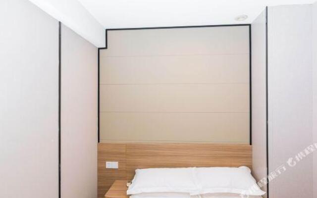 100 Liangpin Inn (Nanjing Southeast University & Chengxin Avenue Subway Station)