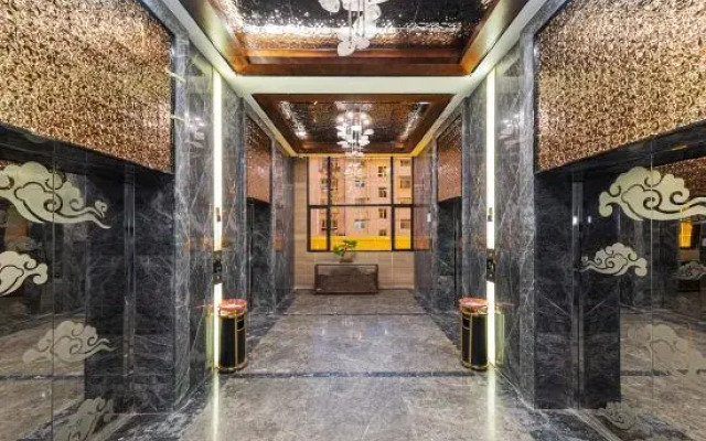 Zhaojun Mountain Villa (Xingshan High-speed Railway Station)