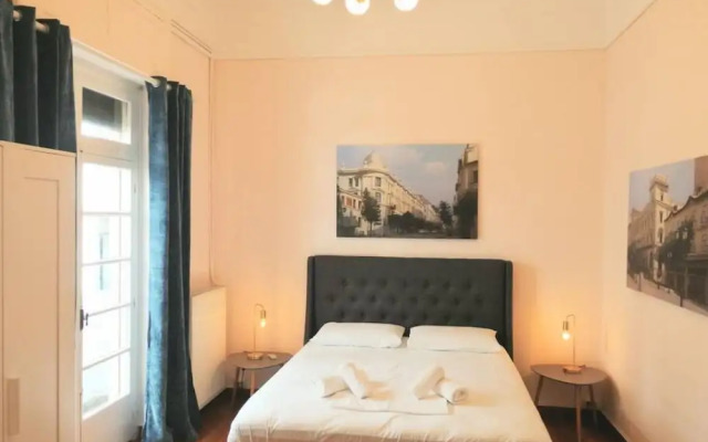 Elegant Apartment in Parliament Square