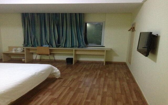 7Days Inn Haikou Wanlvyuan Harbor view Garden