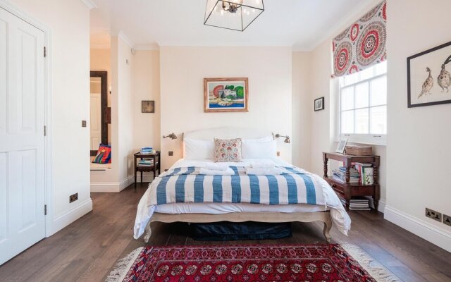 Charming Pimlico Home Close to the River Thames by Underthedoormat