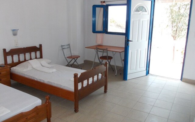 Zacharo Rooms Thirasia