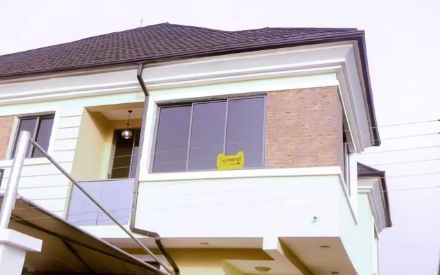 Stunning 3-bed House in Lagos