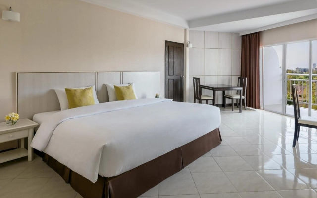 Seapine Beach Golf and Resort Hua Hin