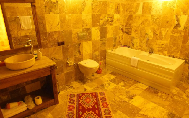 Dilek Tepesi Cave Hotel