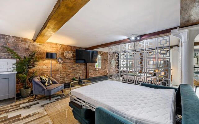 Host Apartments Mathew St Studio