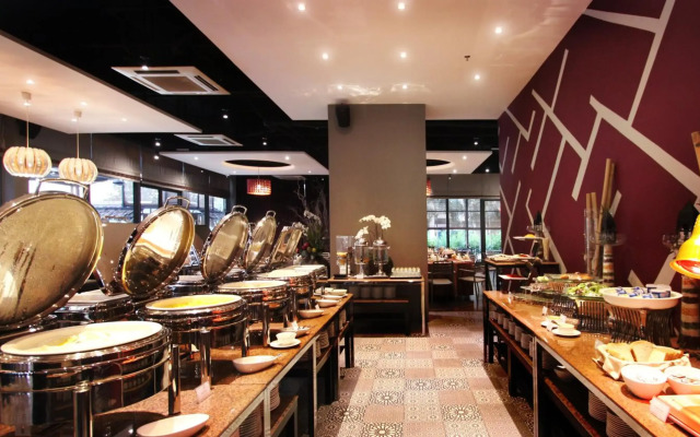 Acappella Suite Hotel