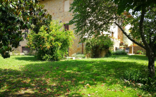 CASALE e GIARDINO a 10 minuti da SIENA