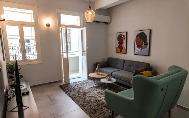 YalaRent Boutique apartments in Jaffa's flea market - Families only