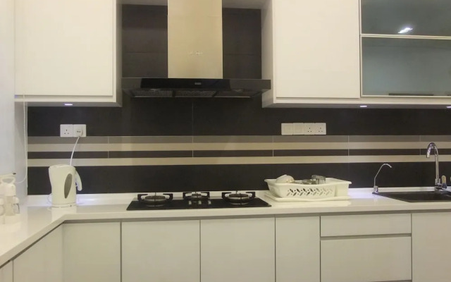 iBook 1 - Luxury Holiday Homestay