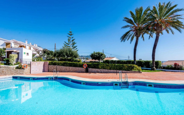 Algarrobo In Nerja With 2 Bedrooms And 2 Bathrooms