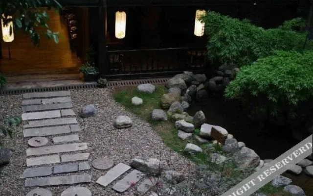 QingXi Zen Courtyard Retreat in Fenghuang