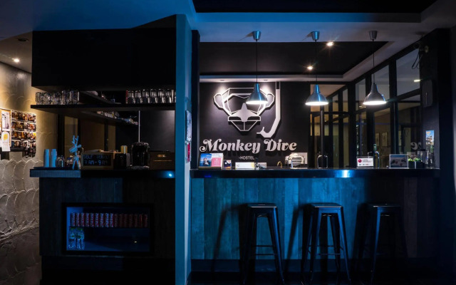 Monkey Dive Hostel Khaolak