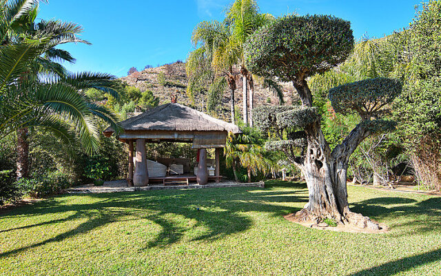 Villa Aviles