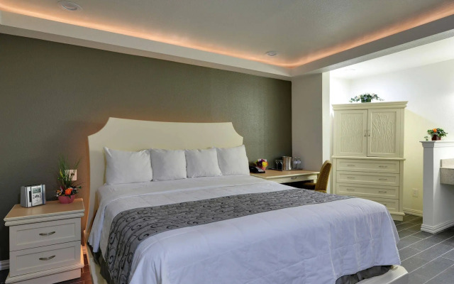 Romantic Inn & Suites