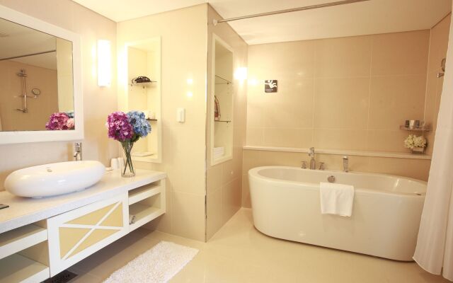 Riviera Hotel Geoje