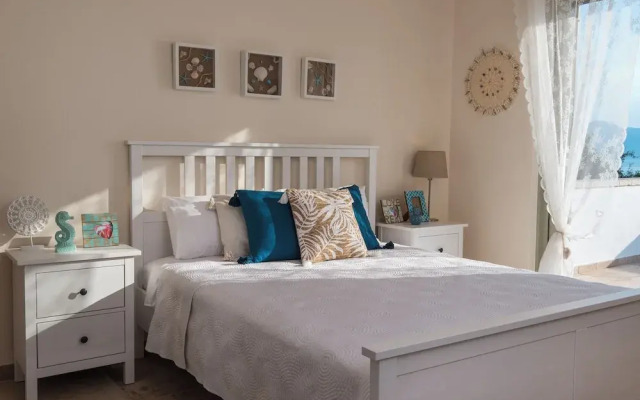 Amelia Villa Collection