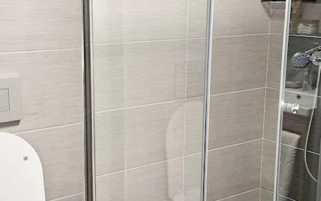 Deluxe Two Bedroom Condo & Pool on 5th Floor