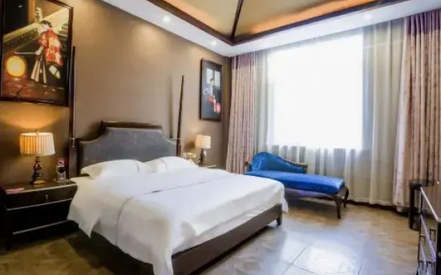 Yueyang Qingcheng Theme Hotel