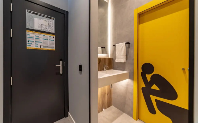 Petit Hostel La Latina - Adults Only