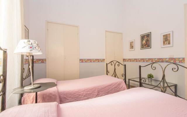RSH Ara Pacis Terrace Large Apartment