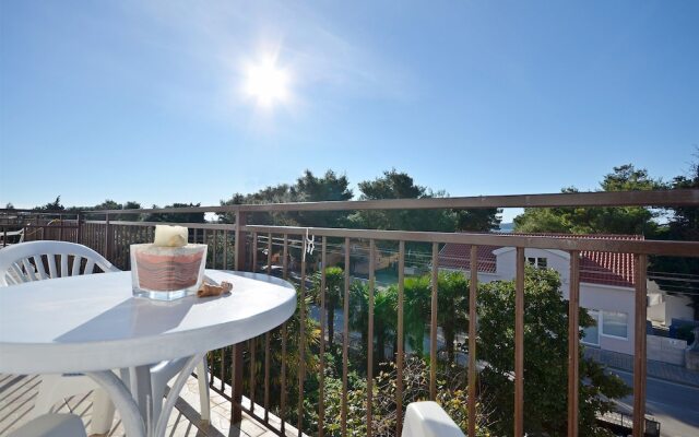 Apartments and Rooms Meri