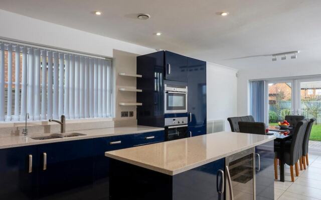 4 Luxurious Executive Villa