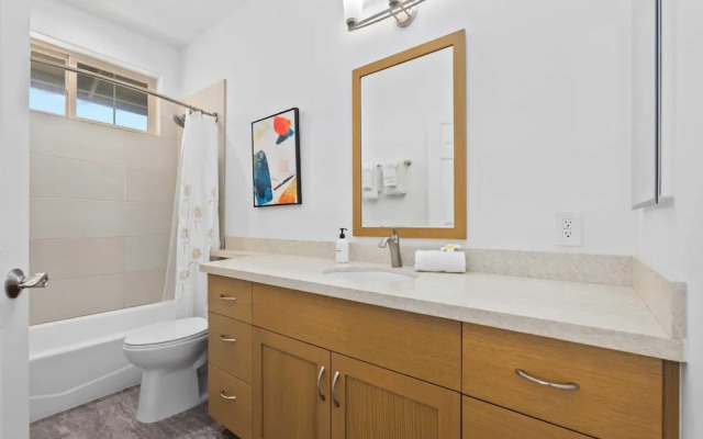 @marbella Lane - Elegant 3BR w/ Marvelous Views