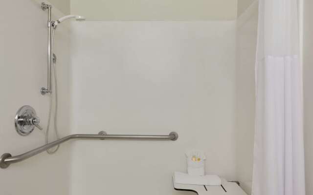 Days Inn & Suites by Wyndham Conroe North