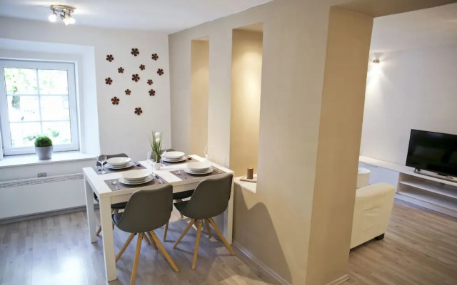 Apartments Hiša Pod Gradom