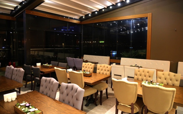 Pasaport Pier Hotel
