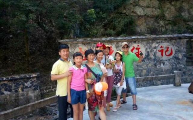 Zhexi Canyon Linhu Villa Hotel