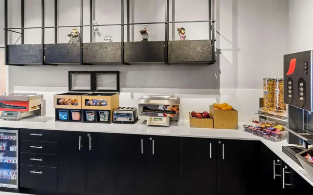 Park Inn by Radisson, Kelowna